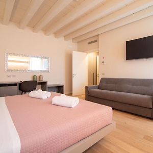 Calcirelli Suites